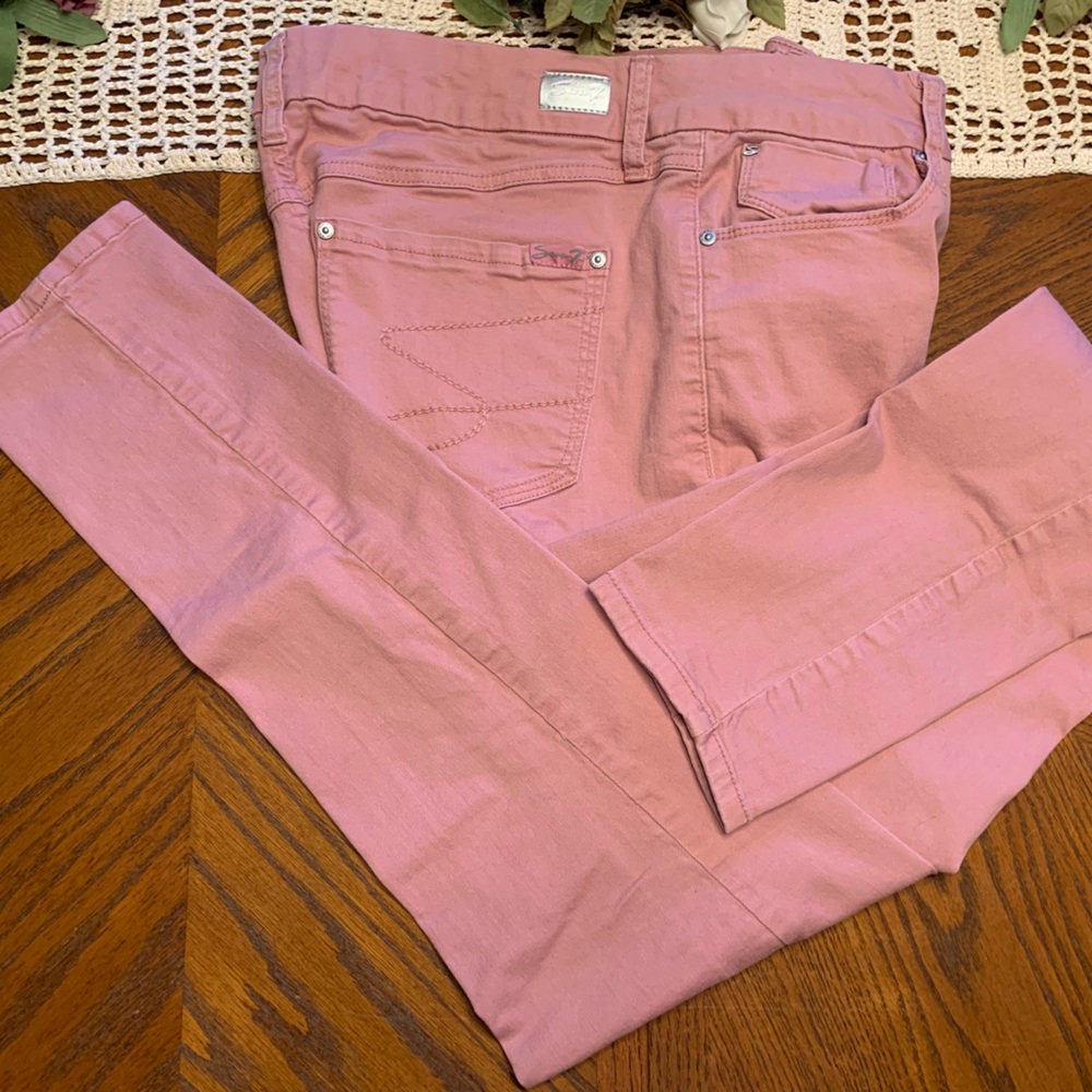 Seven7 Ladies size 14 Tummyless High-Rise Skinny Color: Fox Glove